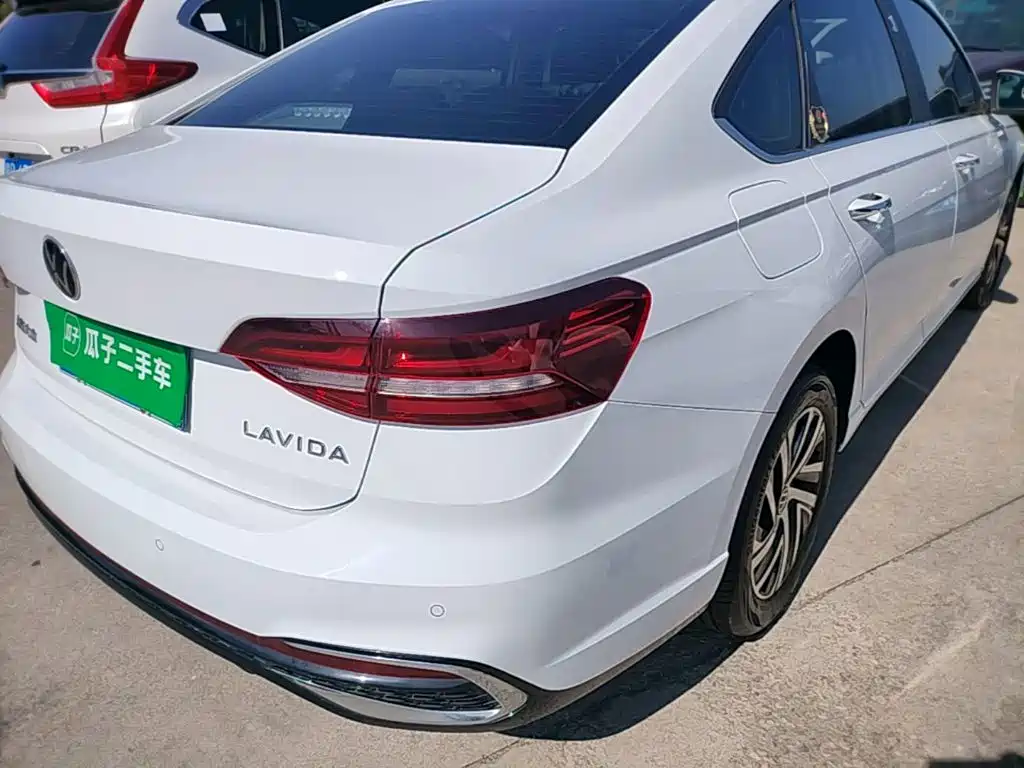 Volkswagen Lavida — миниатюра 8