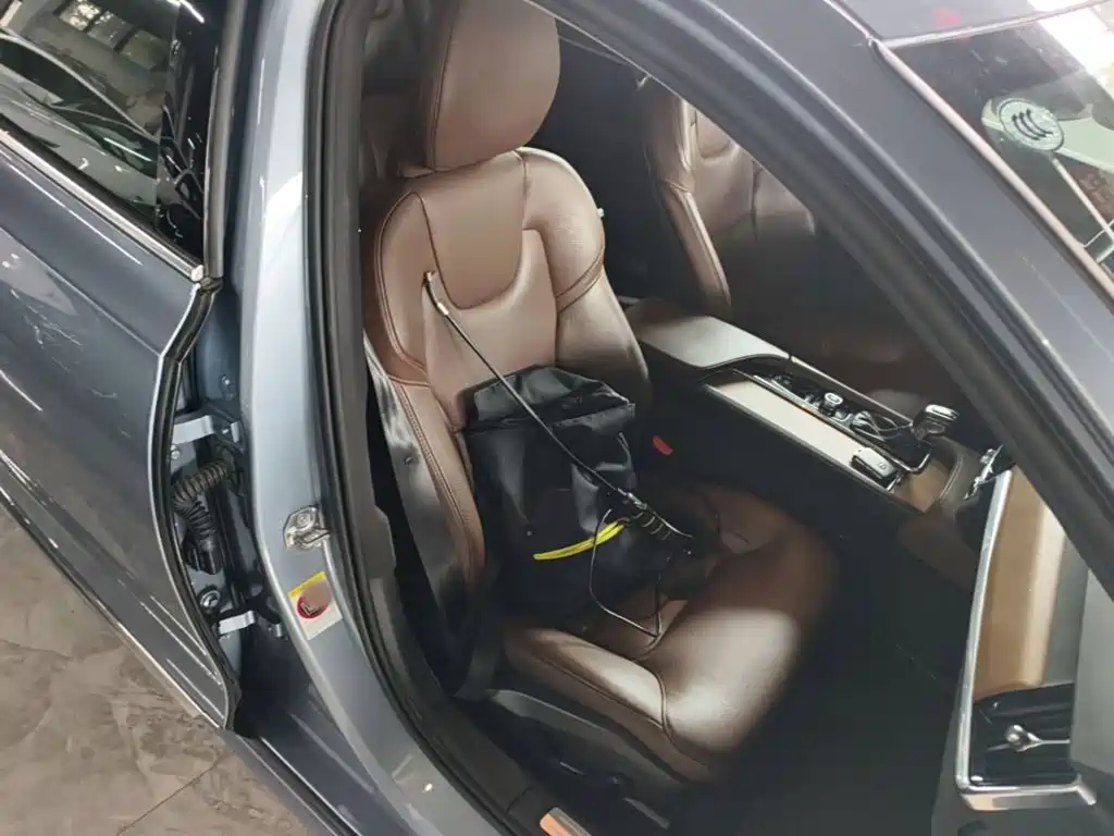 Volvo S90 — миниатюра 25