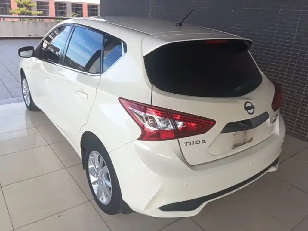 Nissan Tiida — миниатюра 5