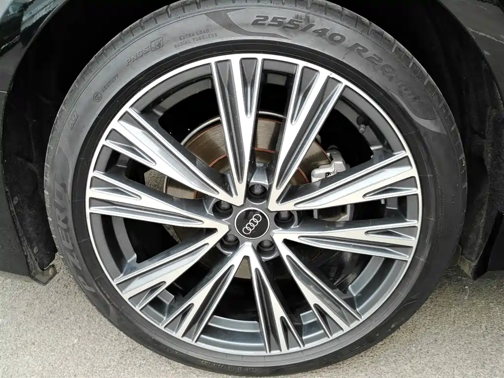 Audi A6L 2023 Черный из Китая, фото 2