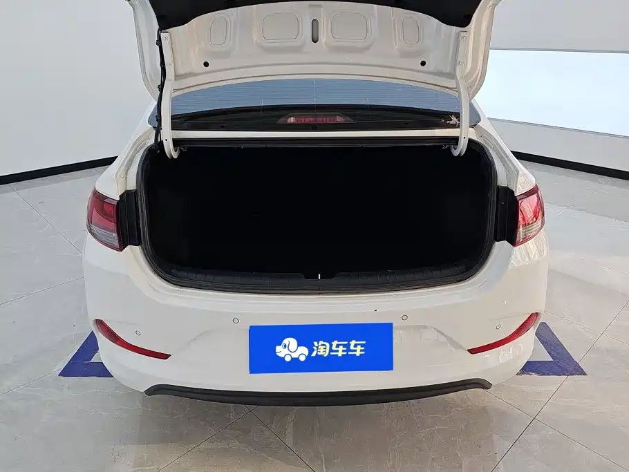 Hyundai Elantra — миниатюра 4