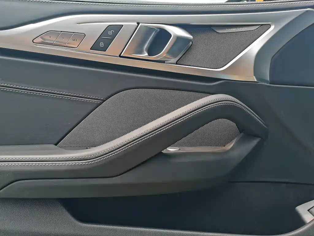 BMW 8 Series 840i Convertible Coupe M Sport Package, фото 29