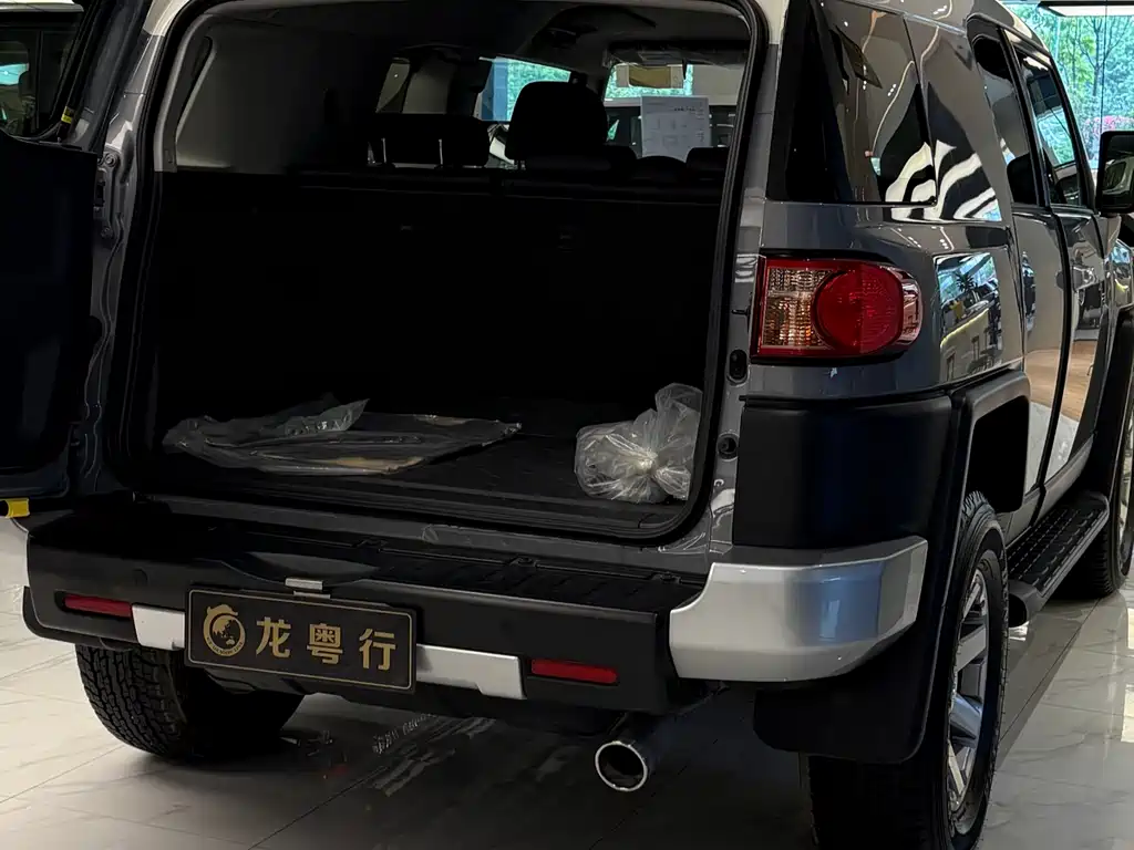 Toyota FJ Cruiser FJ 2023 4.0L