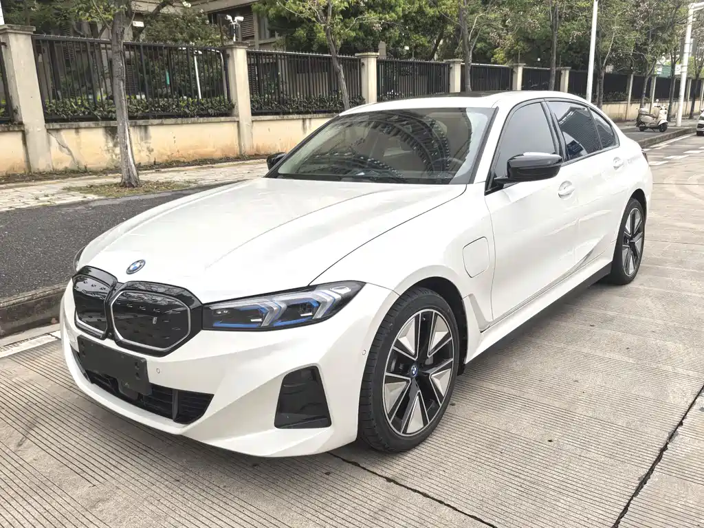 BMW i3 2024