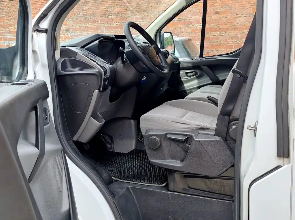 Ford Transit — миниатюра 8