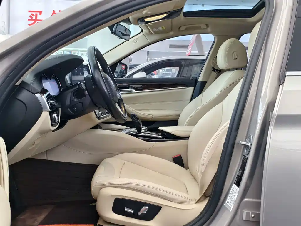BMW 5 Series — миниатюра 5