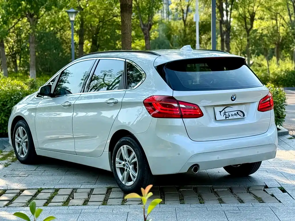 BMW 2 Series Active Tourer — миниатюра 5