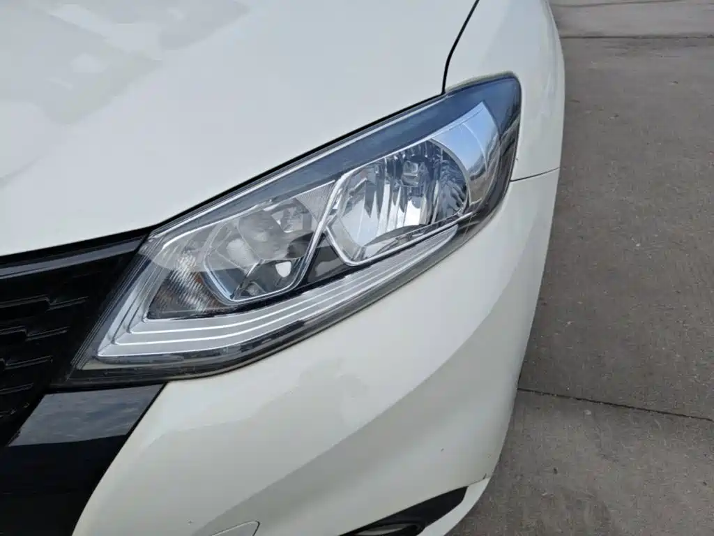 Nissan Tiida — миниатюра 24
