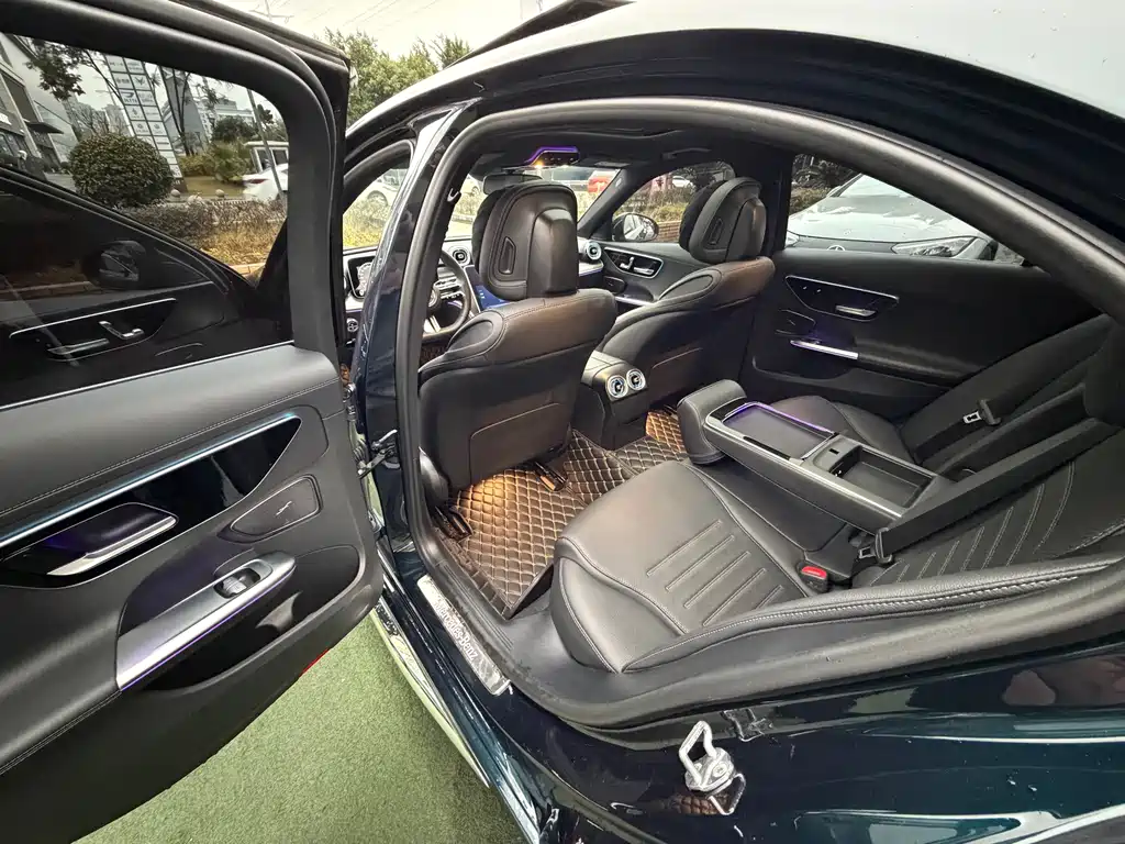 MERCEDES-BENZ C CLASS