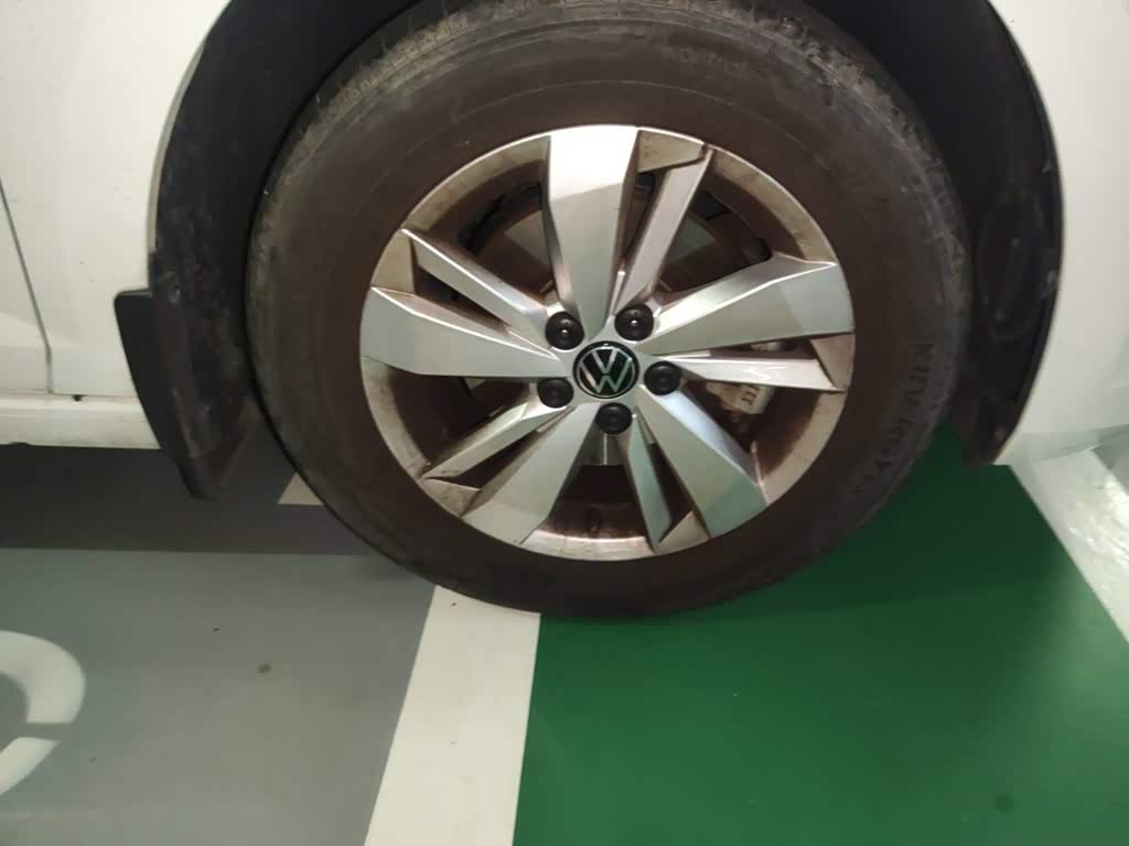 Volkswagen Polo 1.5 л 2023 г. Белый, пробег 15200 км