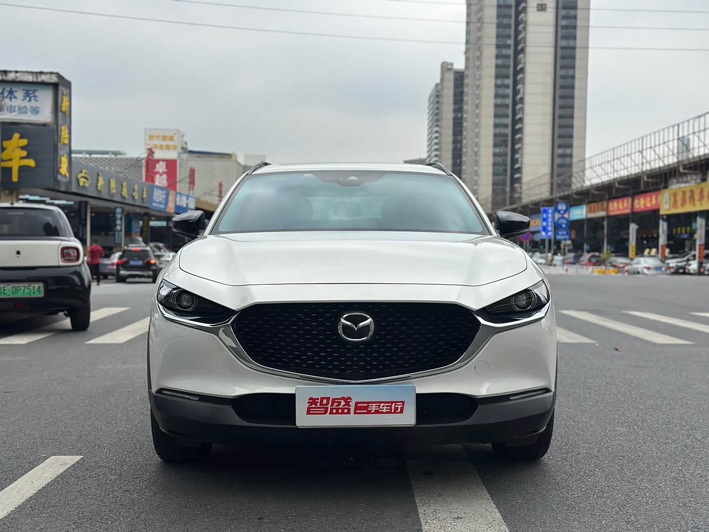 Mazda CX-30 2.0 л 2024 г. Белый, пробег 25000 км