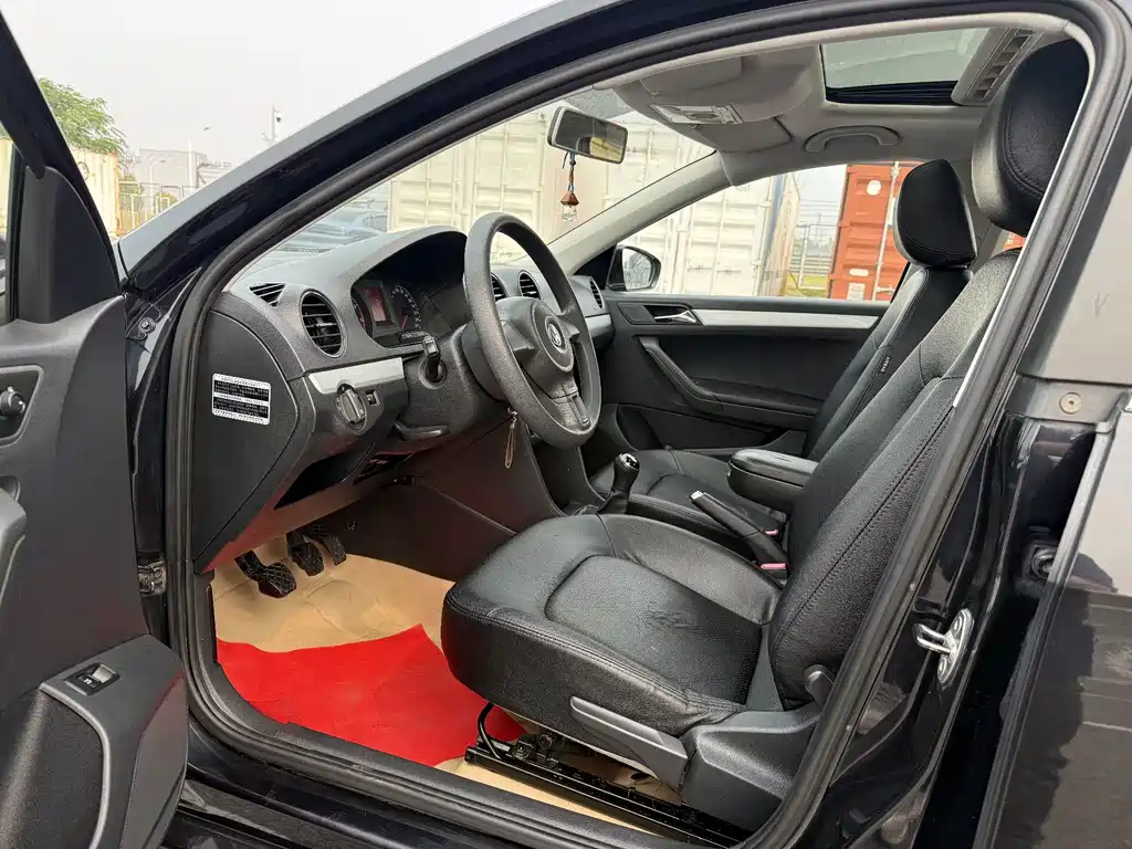 Volkswagen Jetta — миниатюра 4