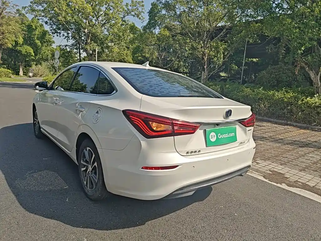 Changan Eado — миниатюра 5