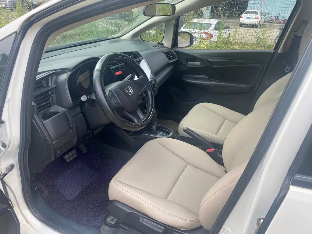 Honda Fit — миниатюра 5