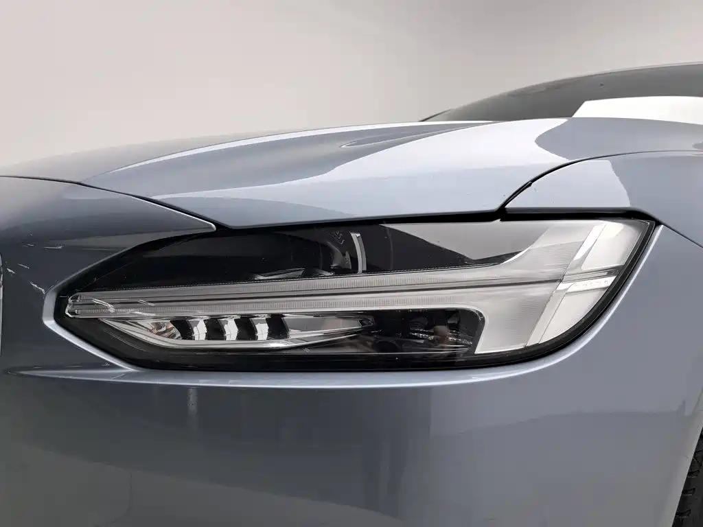 Volvo S90 — миниатюра 7