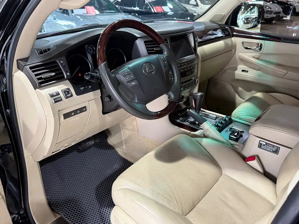 Lexus LX 2012 570