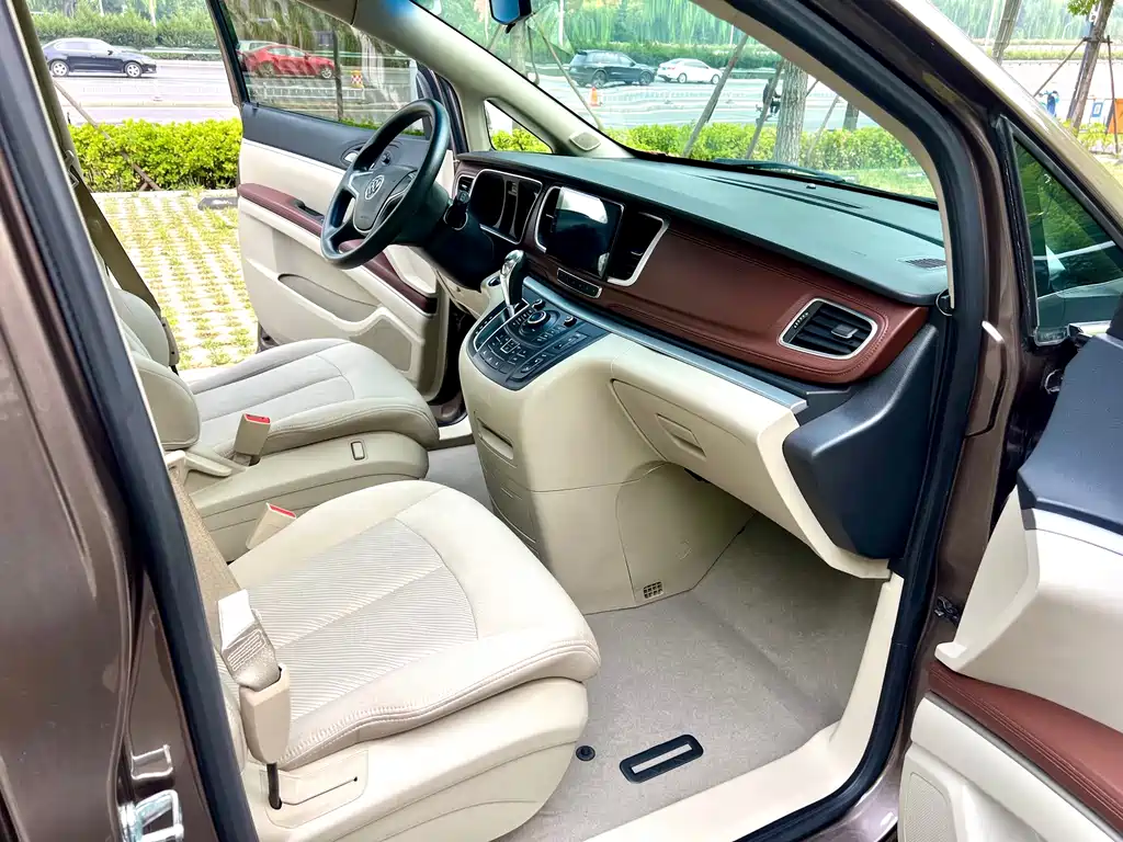 Buick GL8 — миниатюра 16