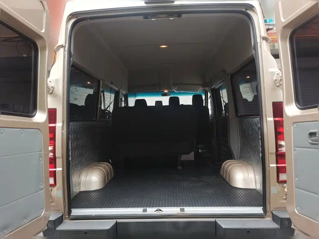 IVECO Daily — миниатюра 20