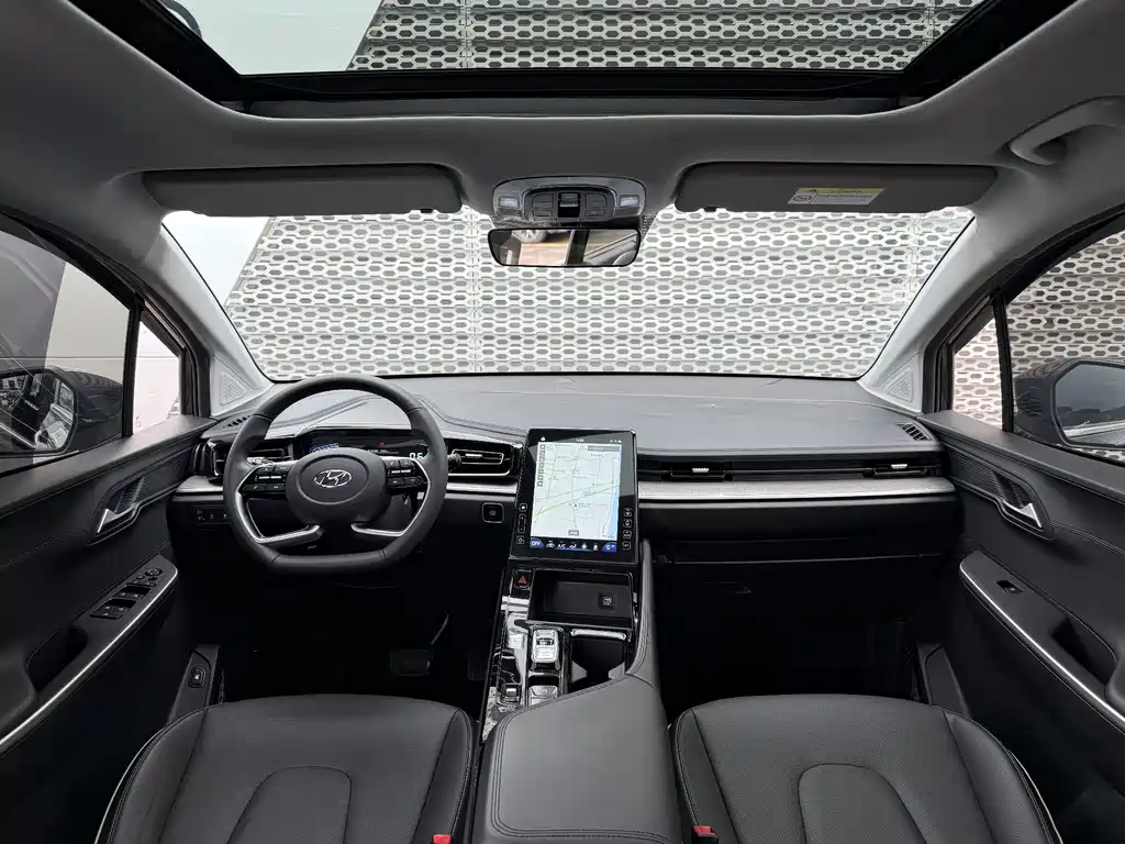 Hyundai Custo 2024 270TGDi LUX Luxury