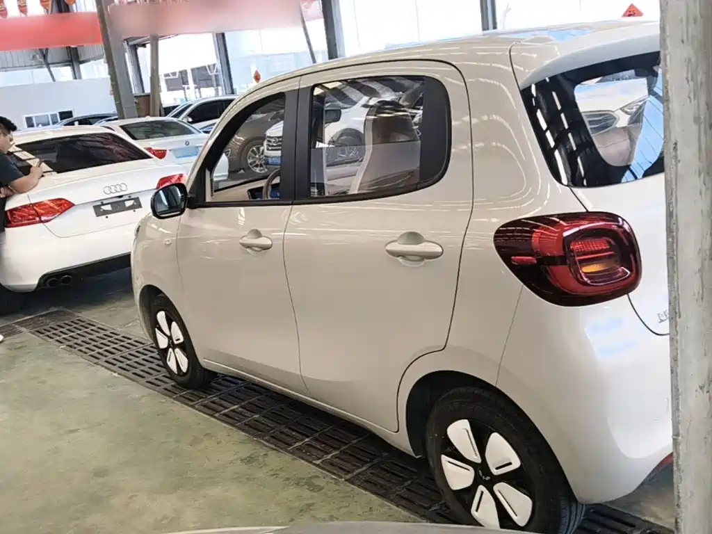 Wuling MINIEV — миниатюра 5