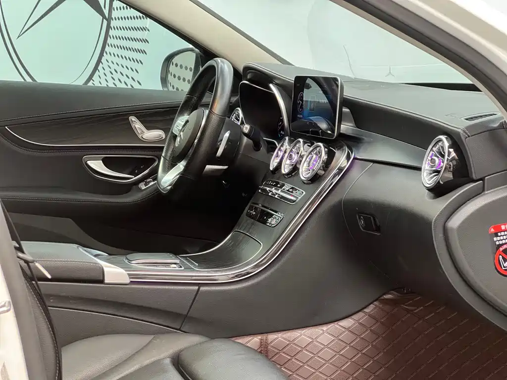 Mercedes-Benz C-Class — миниатюра 9