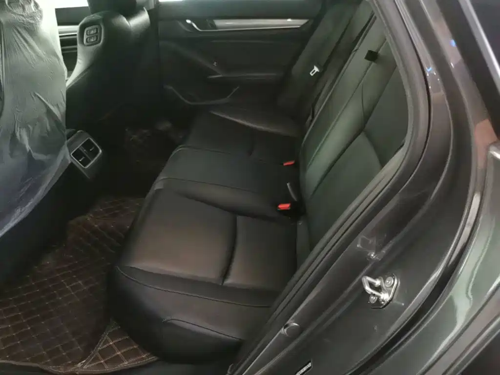 Honda Accord — миниатюра 17