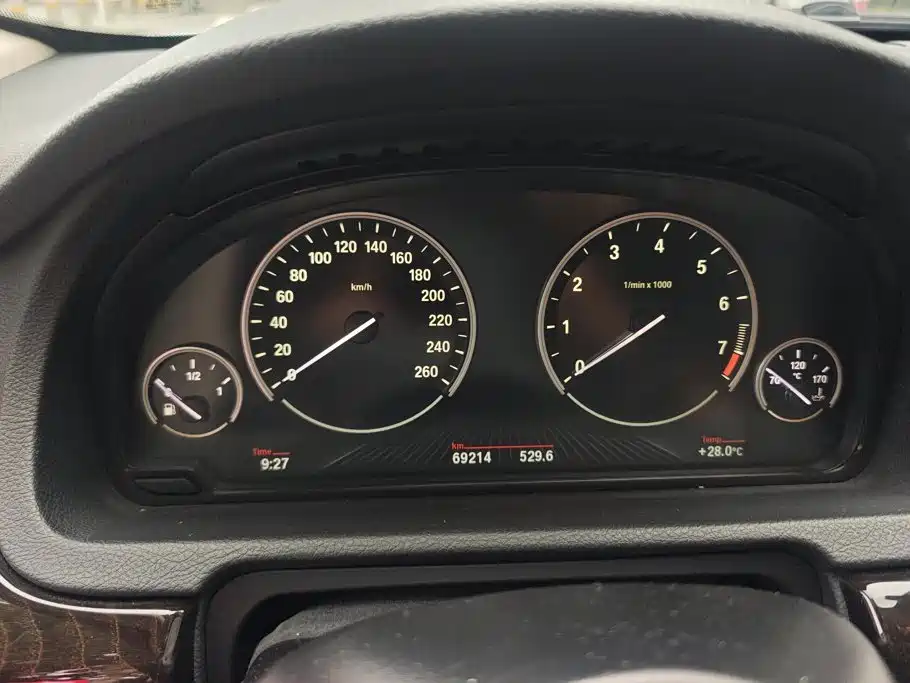 BMW 5 Series GT — миниатюра 14