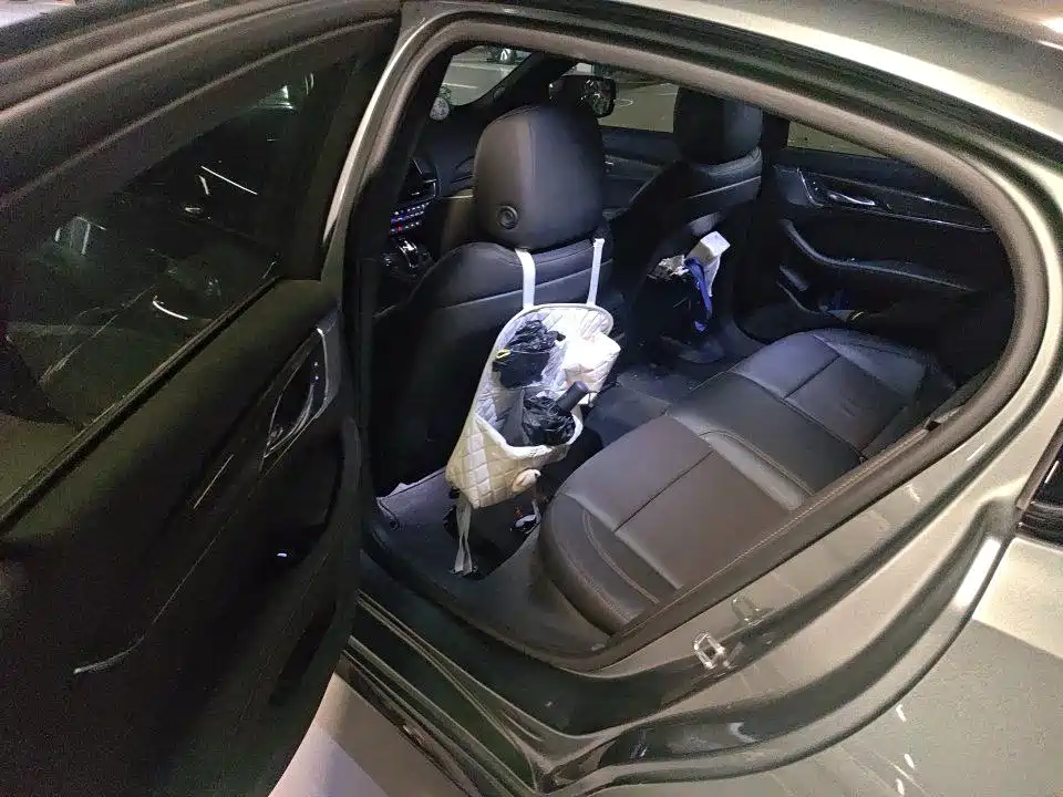 Cadillac CT5 — миниатюра 8