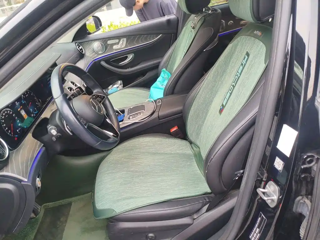 Mercedes-Benz E-Class — миниатюра 8