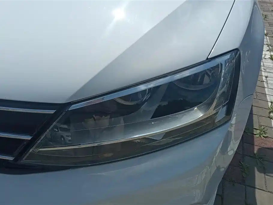 Volkswagen Sagitar 2018 1.6L AT Comfort