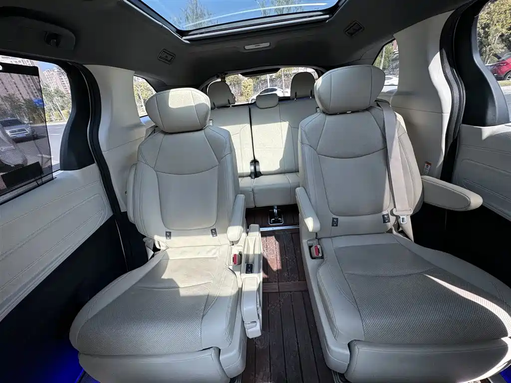 Toyota Granvia — миниатюра 23