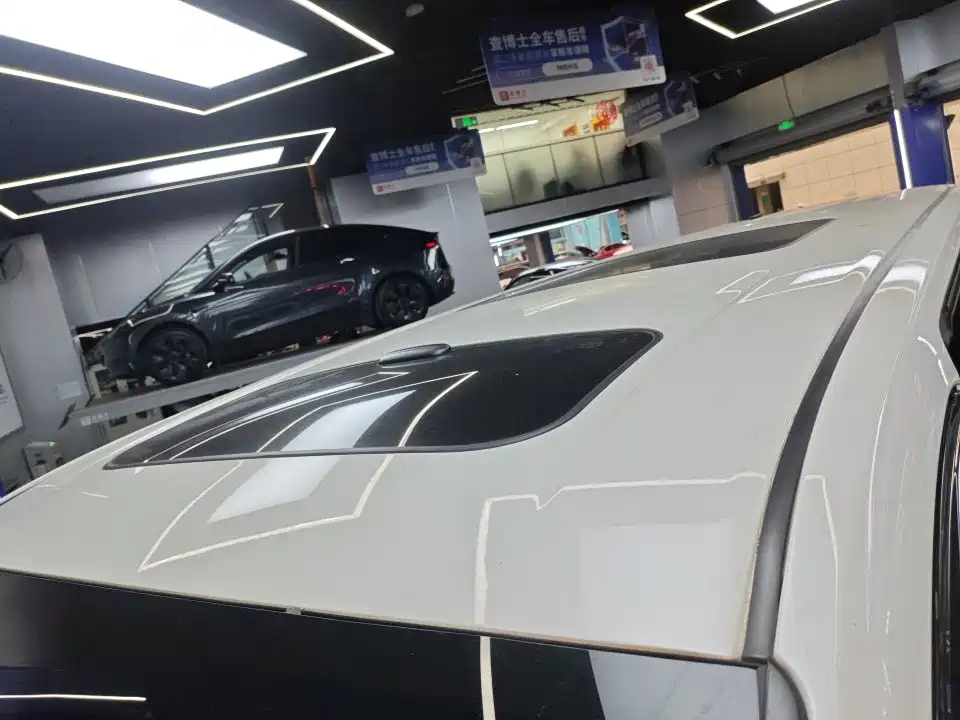 Toyota Alphard — миниатюра 9