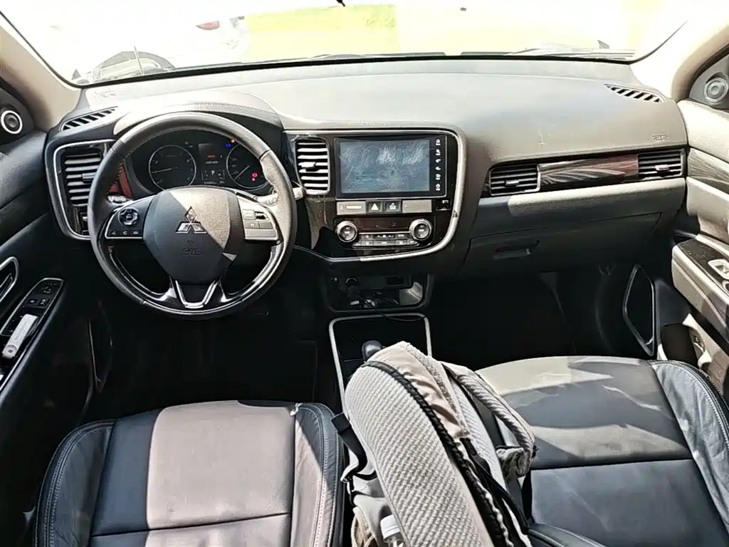 Mitsubishi Outlander 2019 2.0L Enjoy 5 мест V