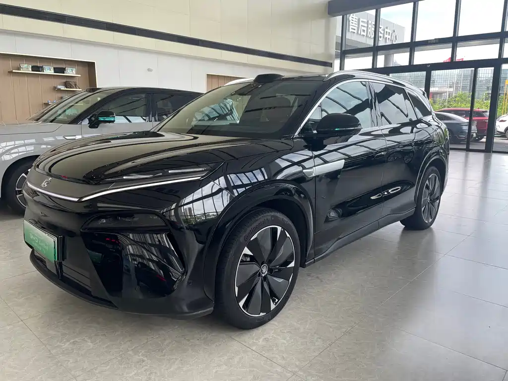 BYD Tang L