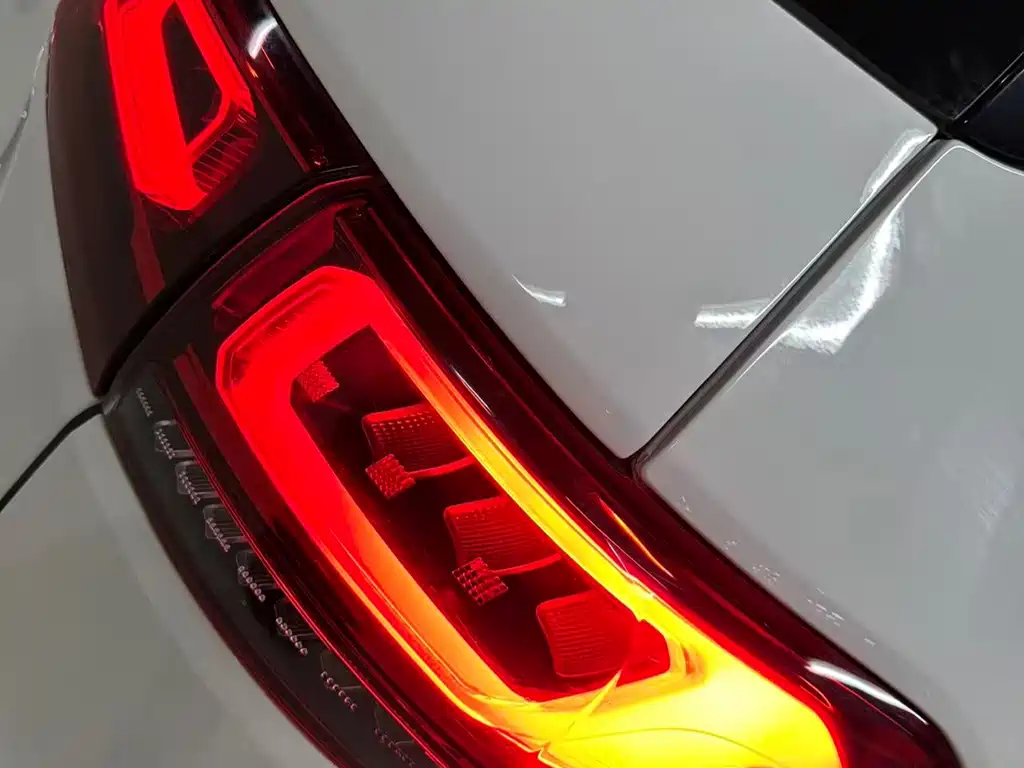 Mercedes-Benz GLB — миниатюра 16