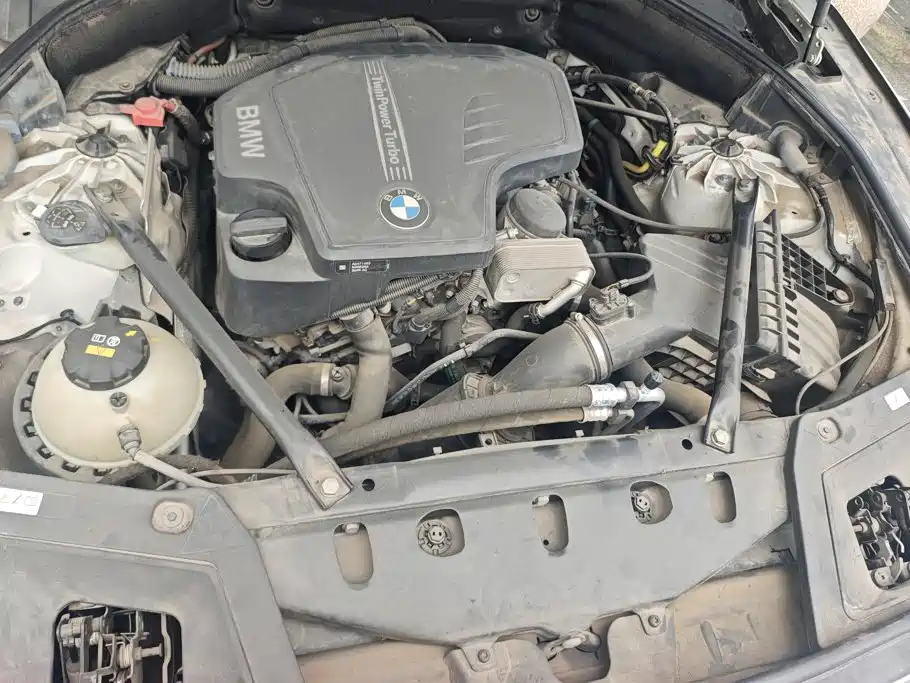 BMW 5 Series GT — миниатюра 10