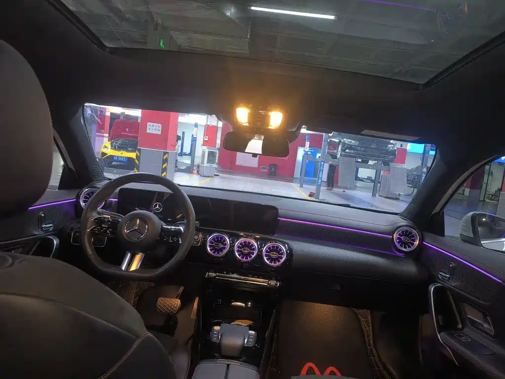 Mercedes-Benz A-Class A 2023 A 200 L Fashion