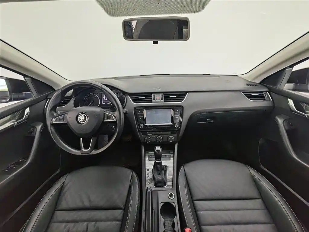 Skoda Octavia 2017 1.6L AT