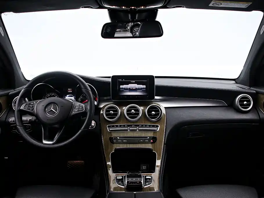 Mercedes-Benz GLC 2019 GLC 260 4MATIC SUV