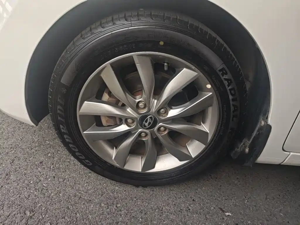 Hyundai Elantra Langdong — миниатюра 23