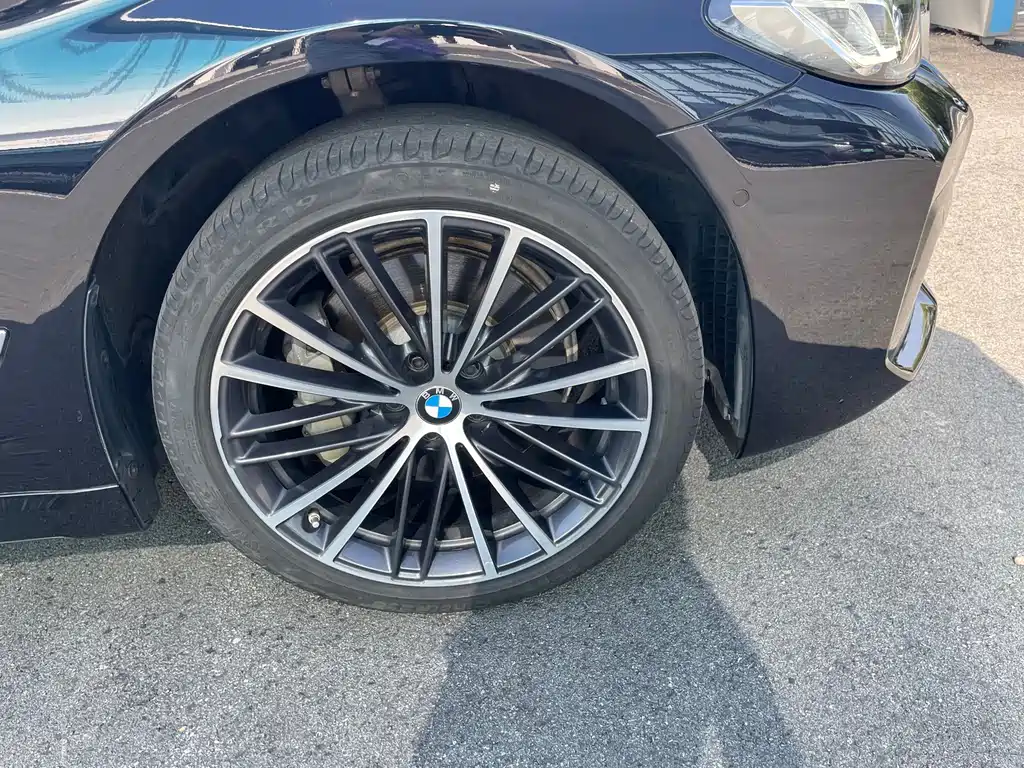 BMW 5 Series — миниатюра 20
