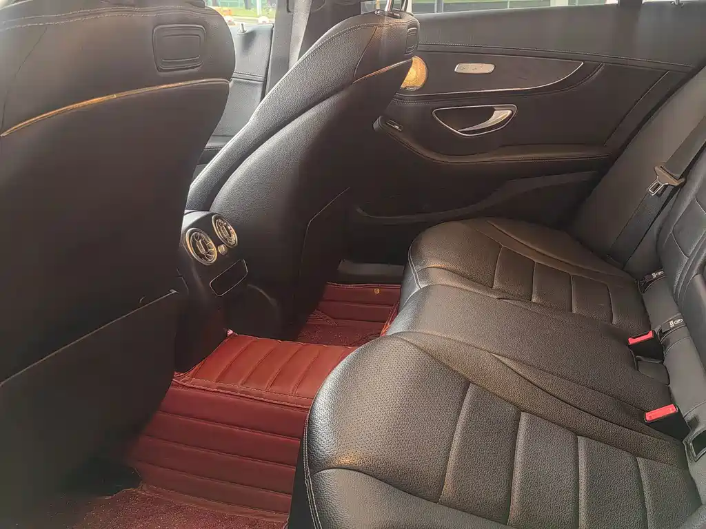 Mercedes-Benz C-Class — миниатюра 15