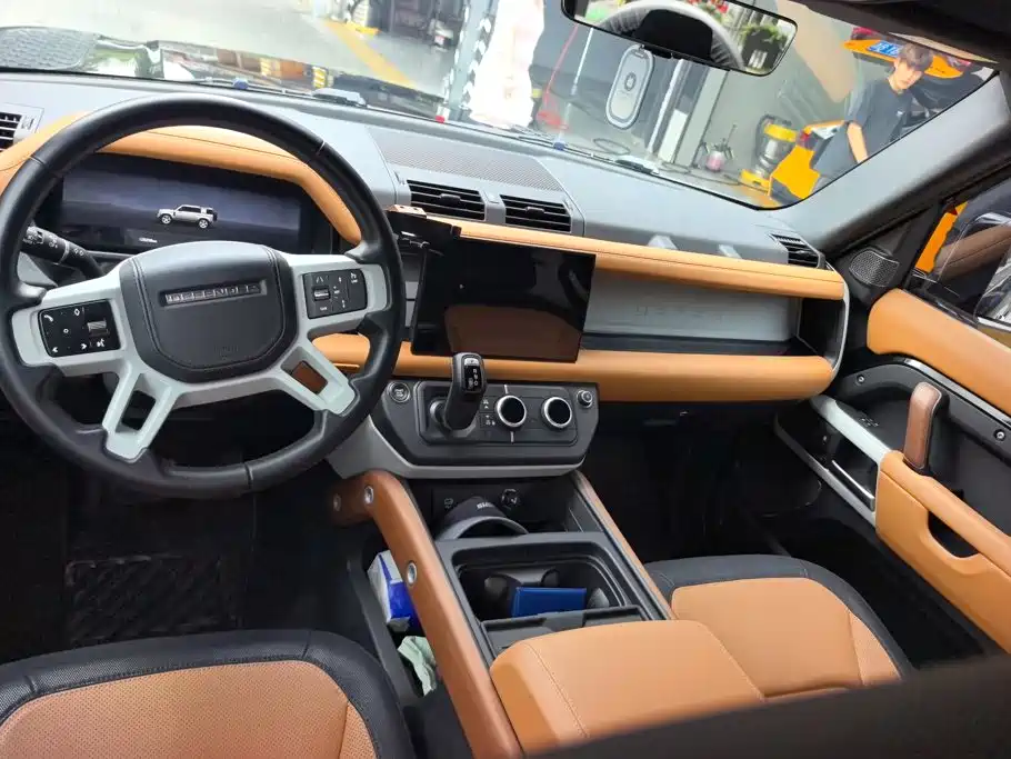 Land Rover Defender — миниатюра 12