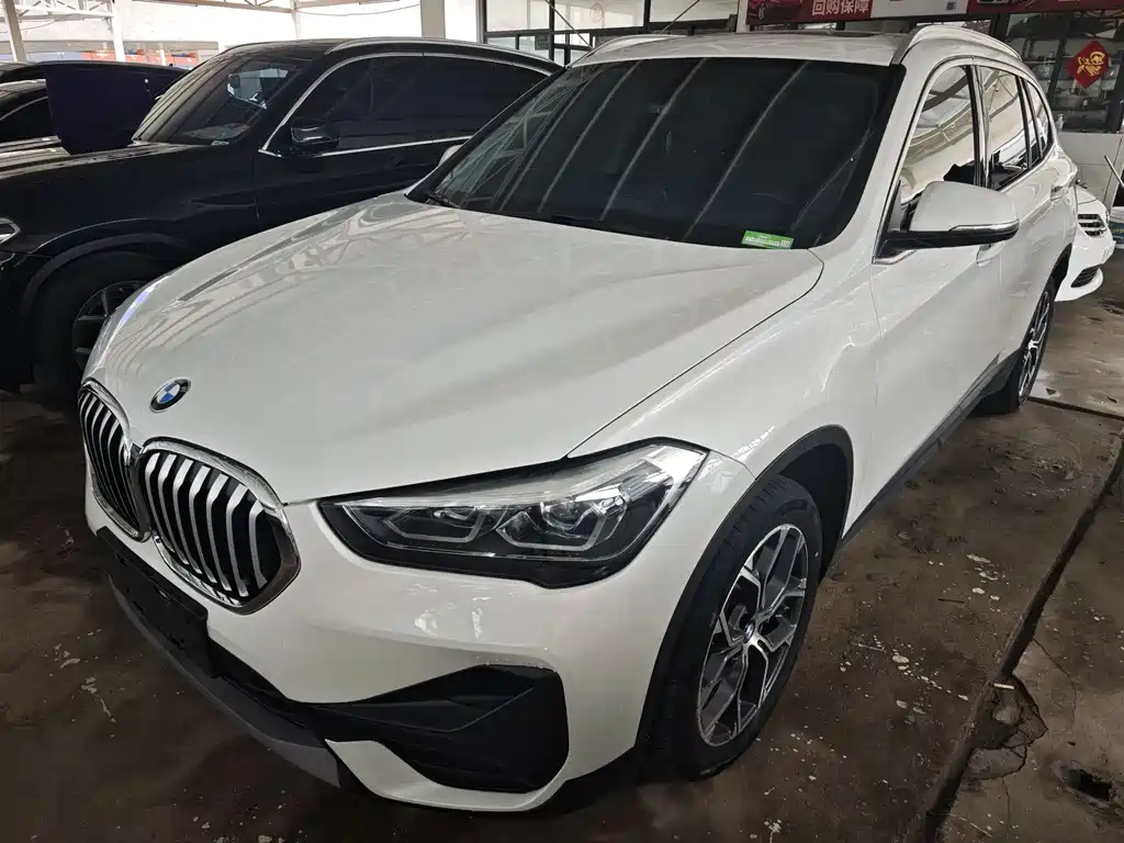 Купить BMW X1