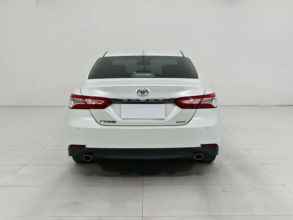 Toyota Camry 2021 2.0G Luxury