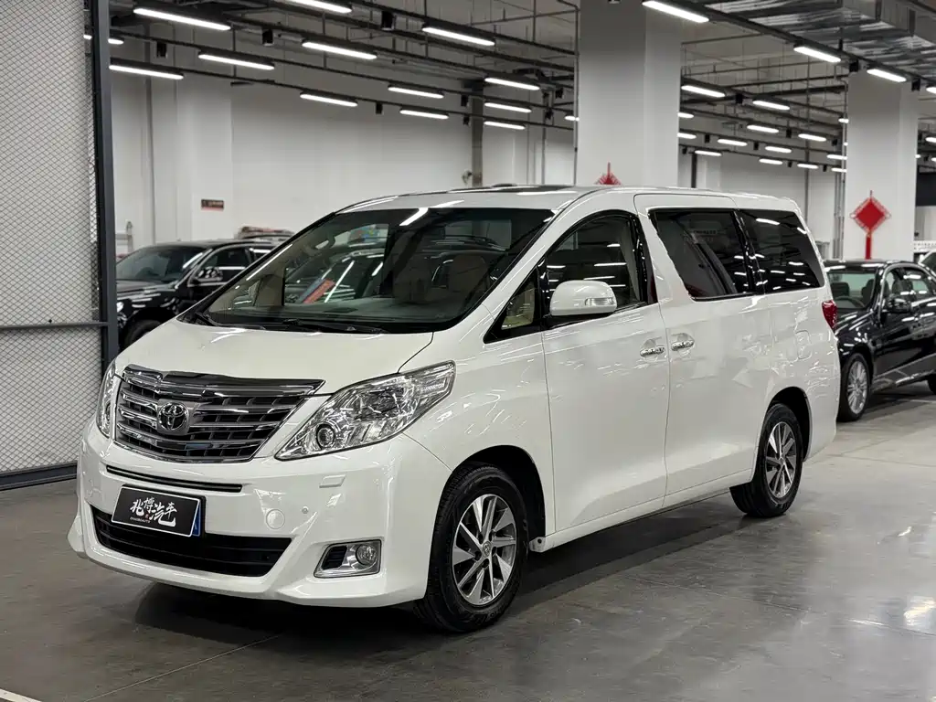Toyota Alphard 2012