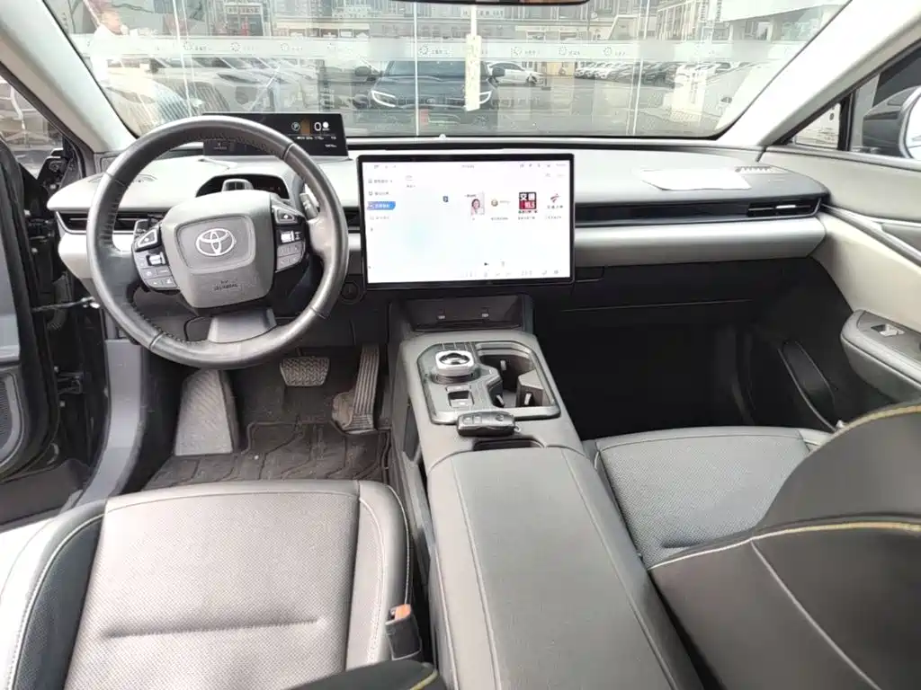 Toyota bZ5 — миниатюра 10