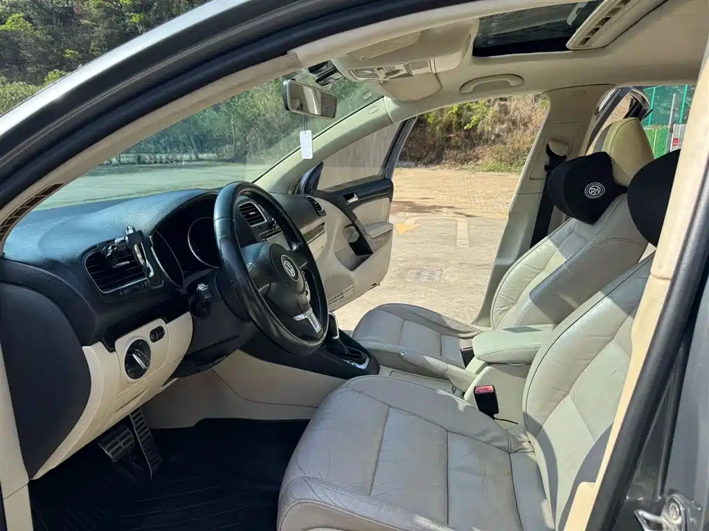 Volkswagen Golf 2011 1.4TSI AT Comfort