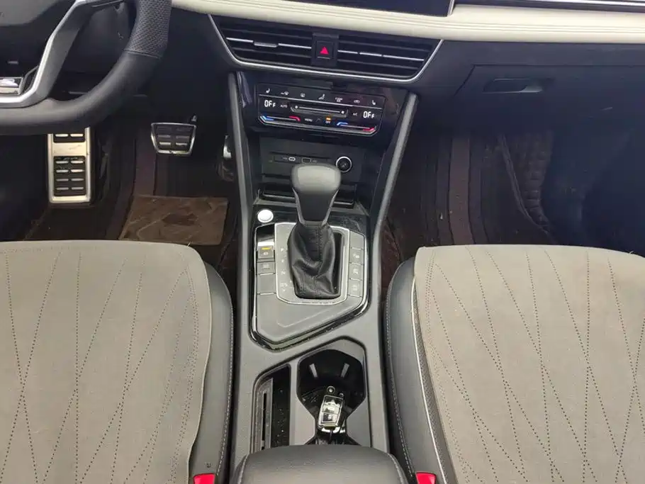Volkswagen Tiguan L — миниатюра 16