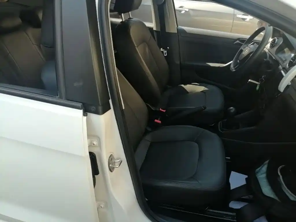 Volkswagen Jetta — миниатюра 25